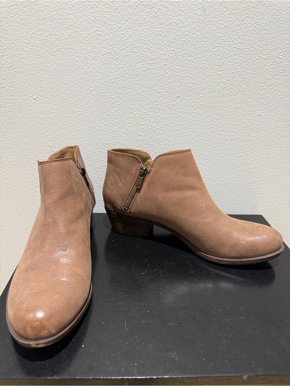 Lucky Brand Women’s Tan Leather Ankle Booties with Side Zip-size 10